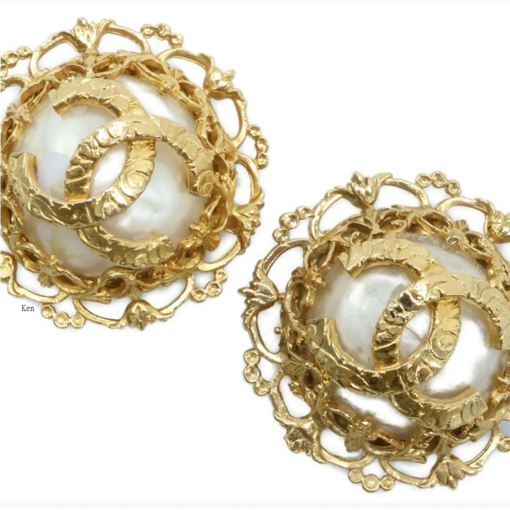 CHANEL Gold and Cream Pearl Earrings